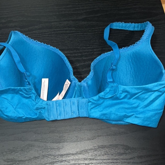 🔥2 for $20 Victoria’s Secret Bra! - Picture 2 of 3